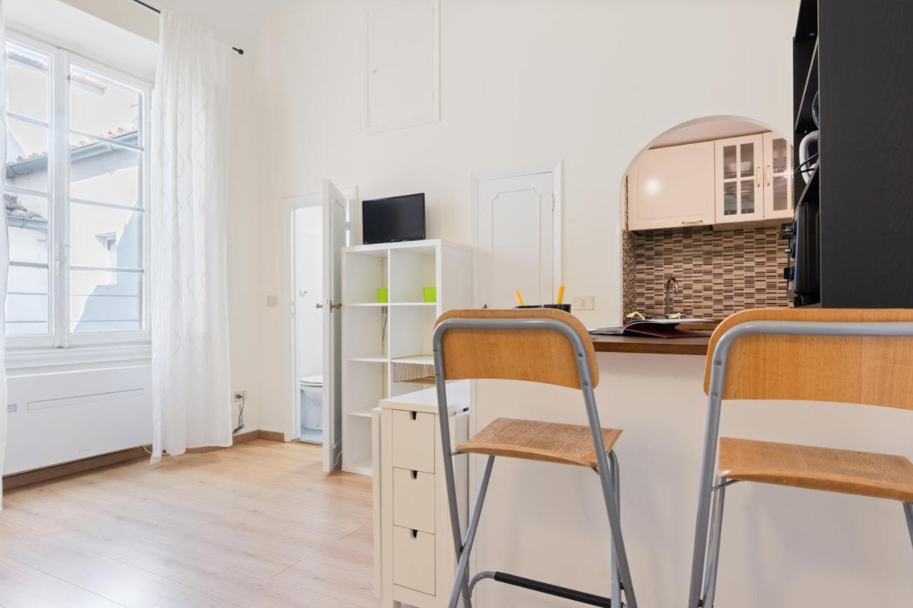 Pergola Modern And Cozy Studio Florens Exteriör bild